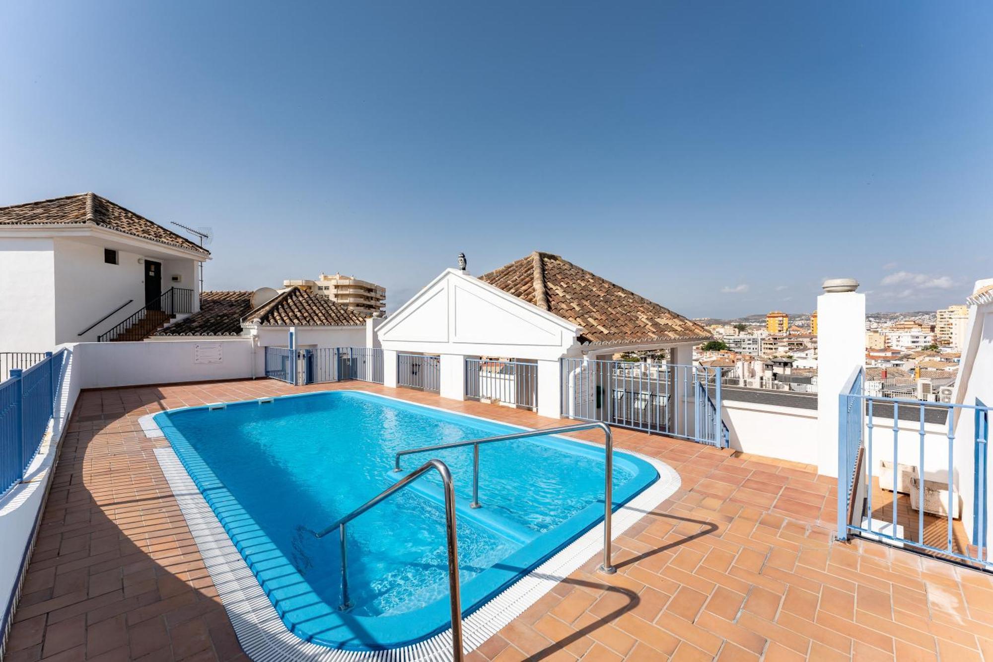 Tres Coronas Apartament *